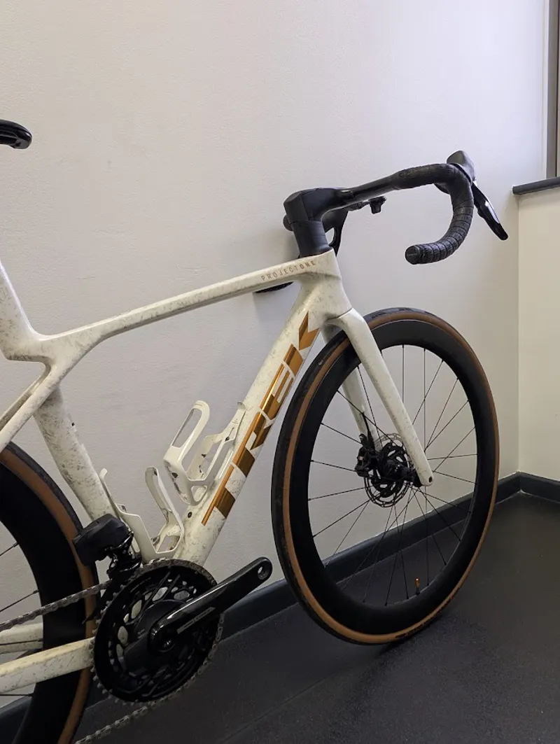 EX DEMO Trek Madone SLR 7 AXS Gen 8 Road Bike Size Small 2025 in Era White-4