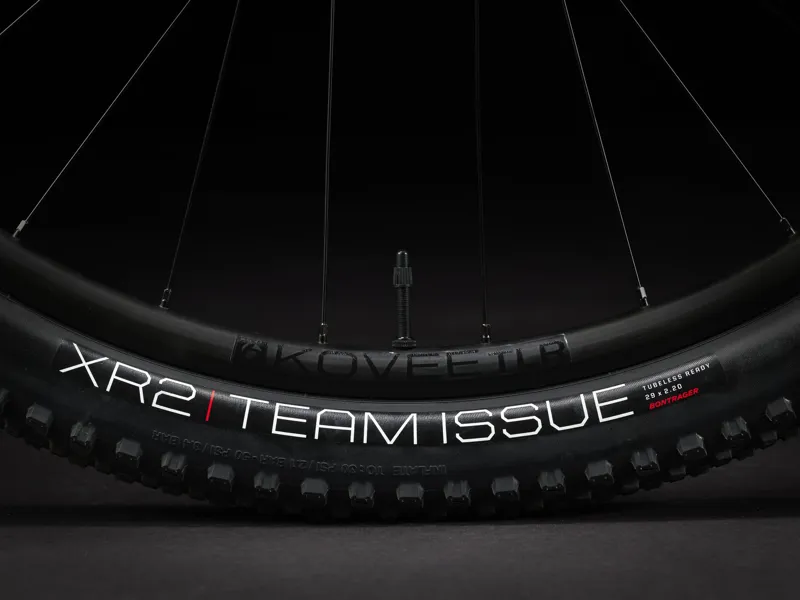 Trek Procaliber 9.5 Hardtail Mountain Bike 2024 in Radioactive Red-6