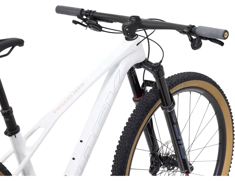 PROCALIBER 9.7 Gen 3 Hardtail Carbon Mountain Bike 2027 in Crystal White-2