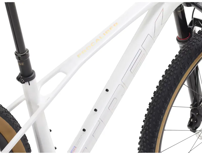 PROCALIBER 9.7 Gen 3 Hardtail Carbon Mountain Bike 2027 in Crystal White-4