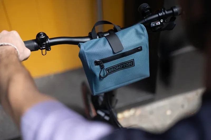 Brompton Waterproof Pouch in Cobalt-6