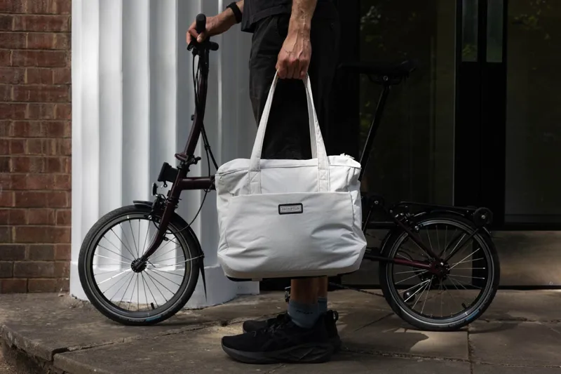 Brompton Tote Bag M + Frame in Ivory