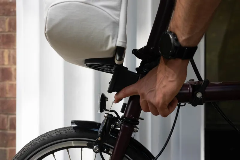 Brompton Tote Bag M + Frame in Ivory-2