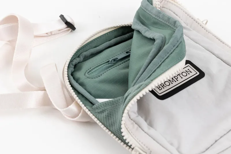 Brompton Zip Pouch in Ivory-5