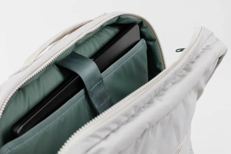 Brompton Backpack M + Frame in Ivory-9