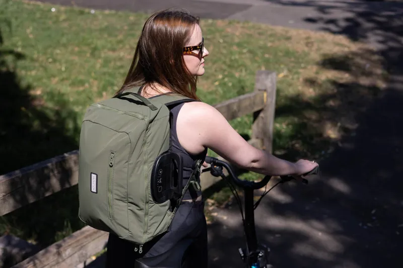 Brompton Electric Backpack M + Frame in Olive Green-1
