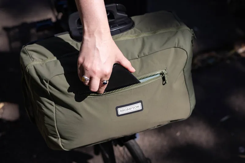 Brompton Electric Backpack M + Frame in Olive Green-2