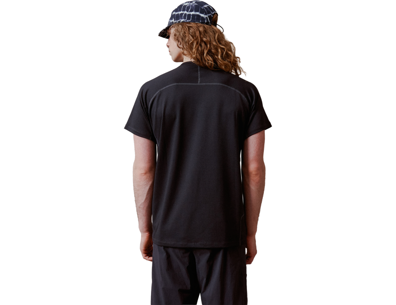 Endura Short Sleeve Corner Shirt in Black-1