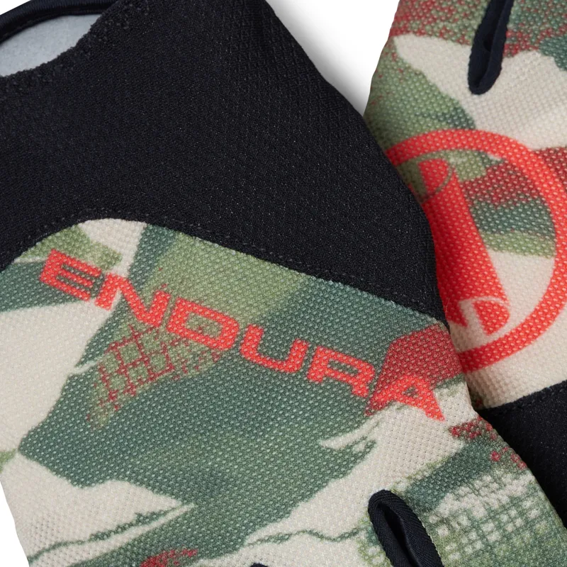 Endura Hummvee Lite Icon Full Finger Glove in Tweed Green-2