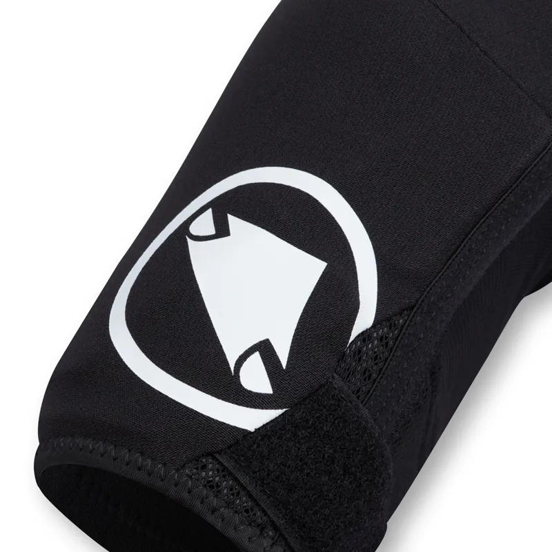 Endura SingleTrack Elbow Pads in Black-3