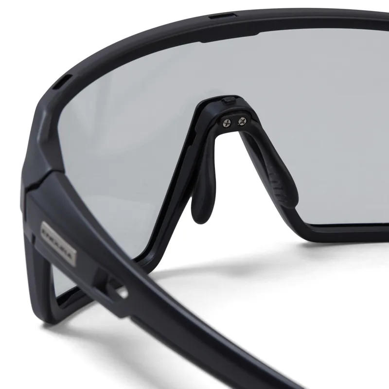 Endura Singletrack Glasses Set Photochromatic in Black/Black-4