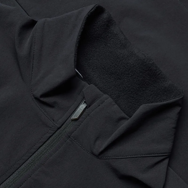 Endura SingleTrack Thermal Jacket in Black-1