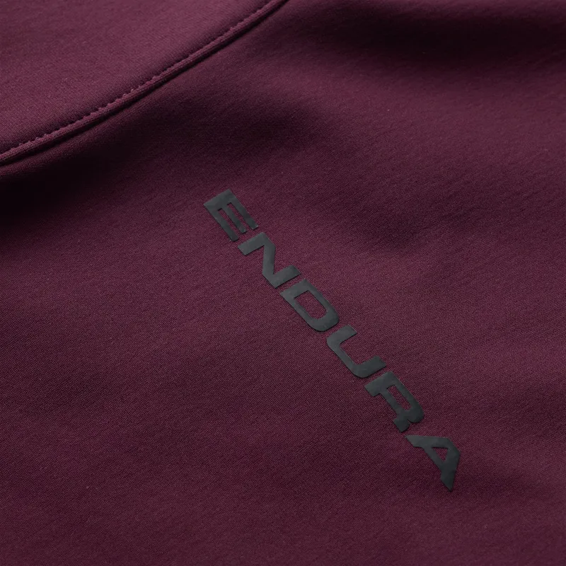 Endura Loop Ride L/S Jersey in Black Cherry-4