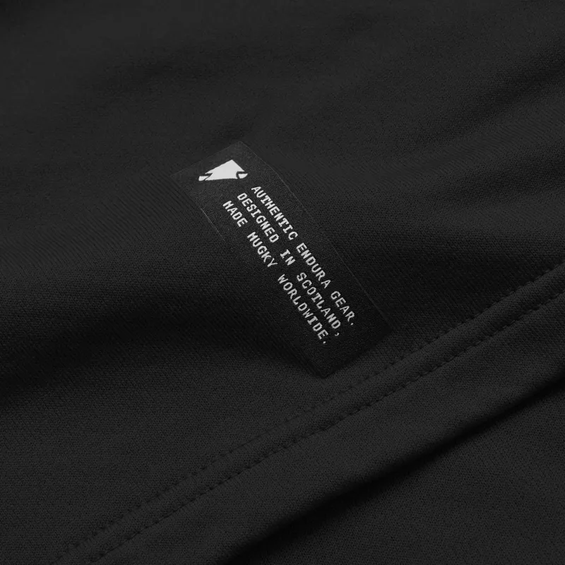 Endura Men's Alltrack Rout Cycling Fleece in Black-9