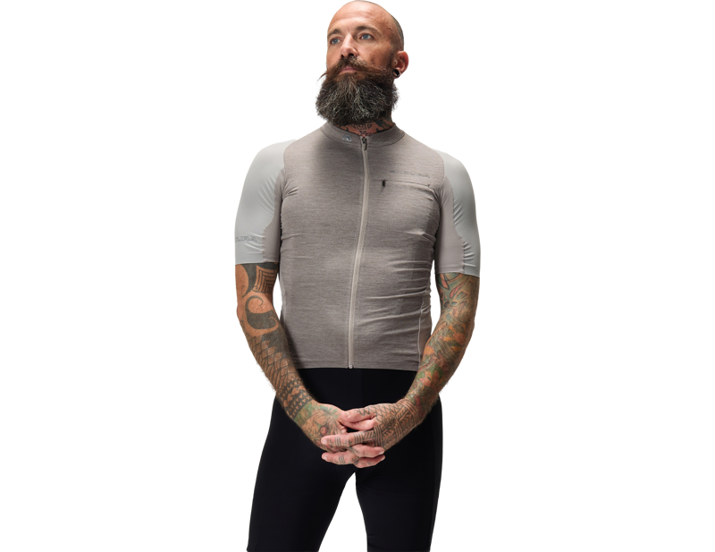 Endura GV500 Reiver Short Sleeve Jersey in Fossil-3