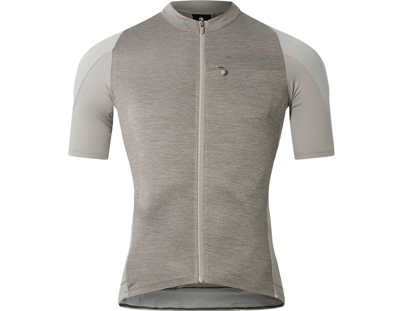 Balfes Bikes Endura GV500 Reiver Short Sleeve Jersey in Fossil | Free postage over £30, £10 off first order, price match & 0% finance.