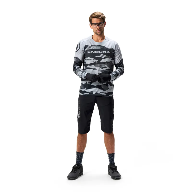 Endura MOUNTAIN CAMO LTD Printed Long Sleeve Jersey in Black-4