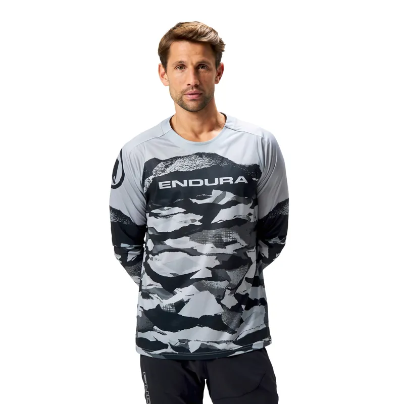Endura MOUNTAIN CAMO LTD Printed Long Sleeve Jersey in Black-2