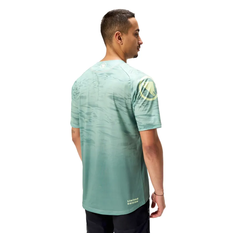 Endura Marble LTD Printed Short Sleeve Tee in Green-2