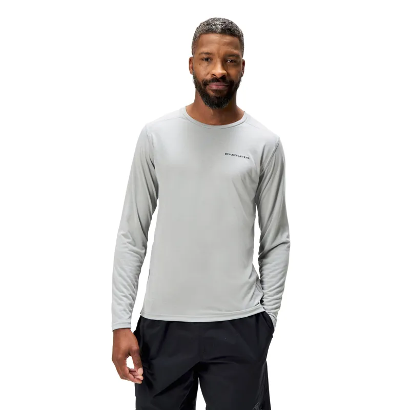 Endura Loop Long Sleeve Tech Tee in Dreich Grey-2