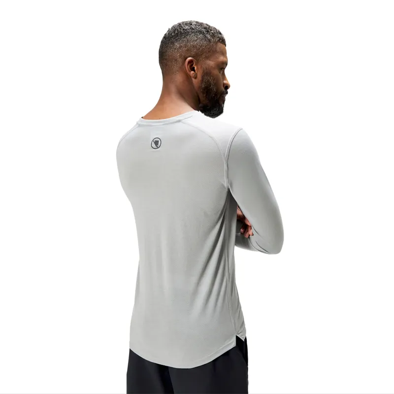 Endura Loop Long Sleeve Tech Tee in Dreich Grey-3