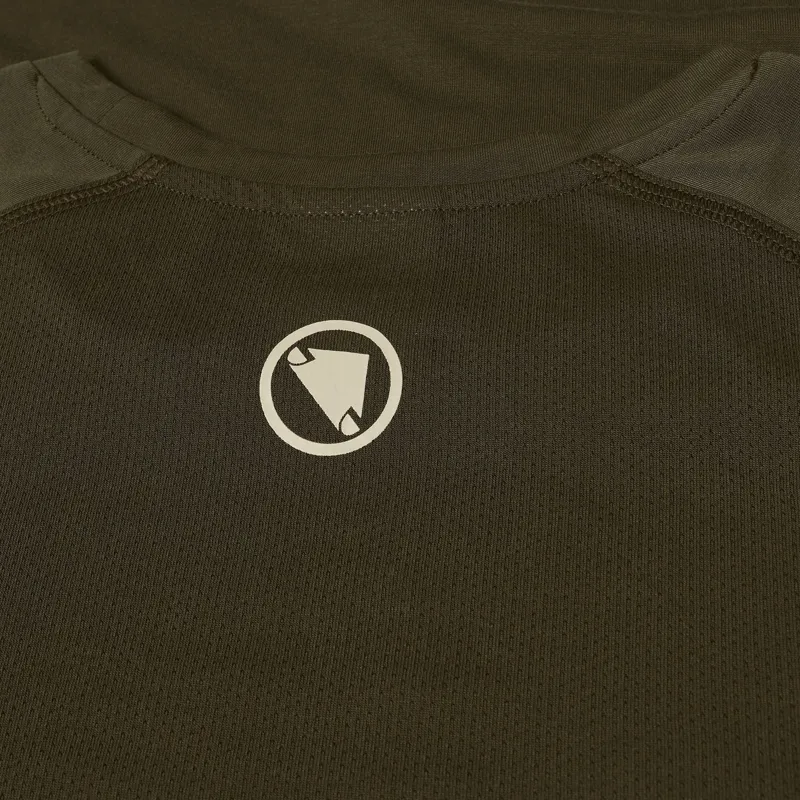 Endura Loop L/S Tech Tee in Olive Green-8
