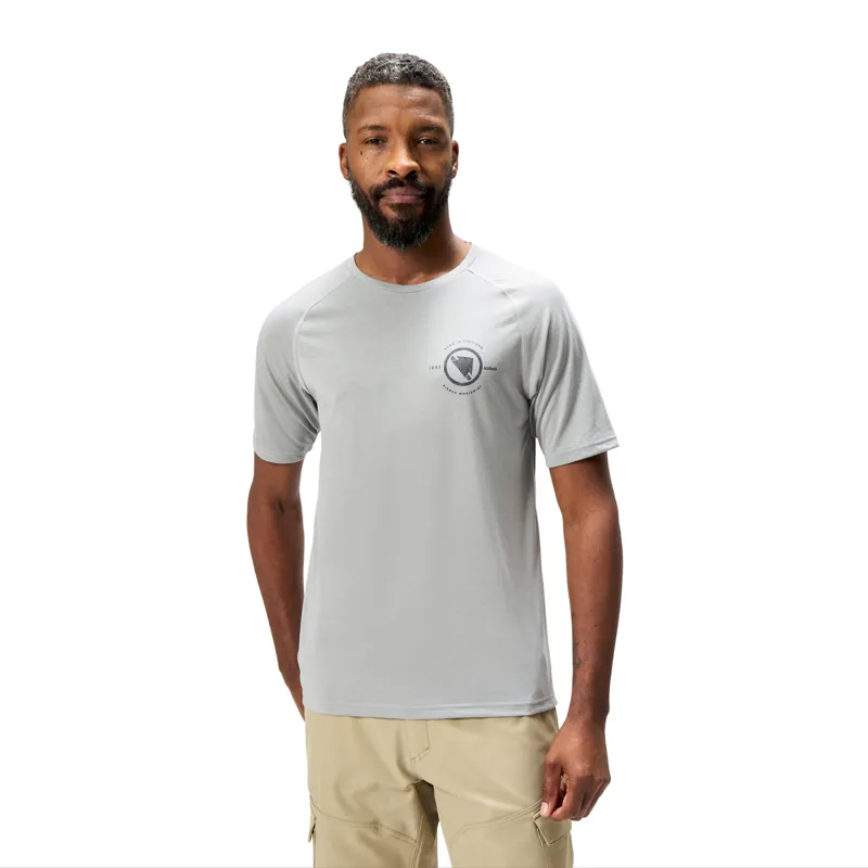 Endura Loop Short Sleeve Tech Tee in Dreich Grey-2