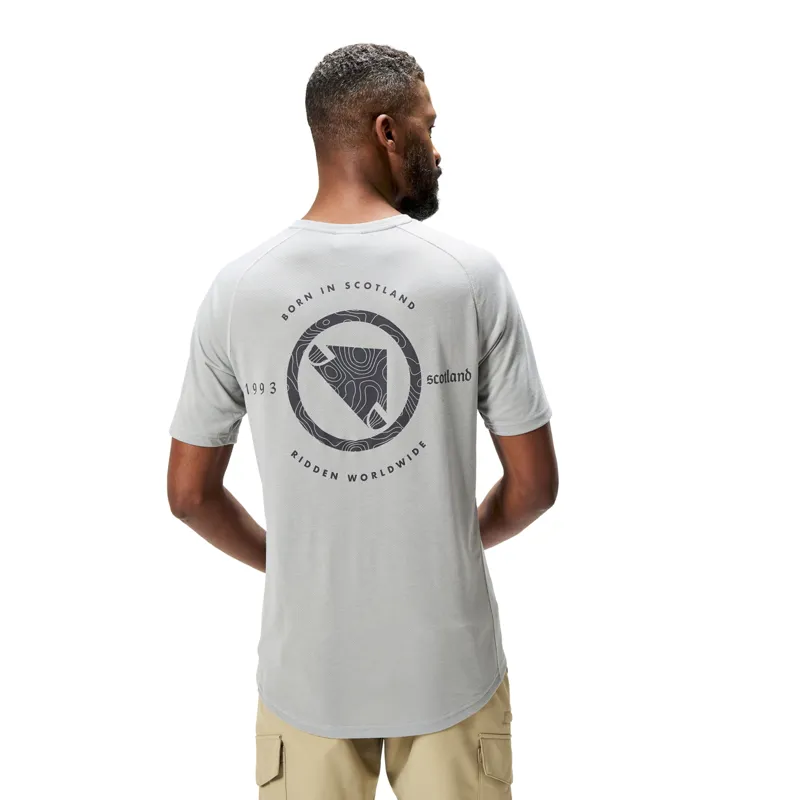 Endura Loop Short Sleeve Tech Tee in Dreich Grey-3