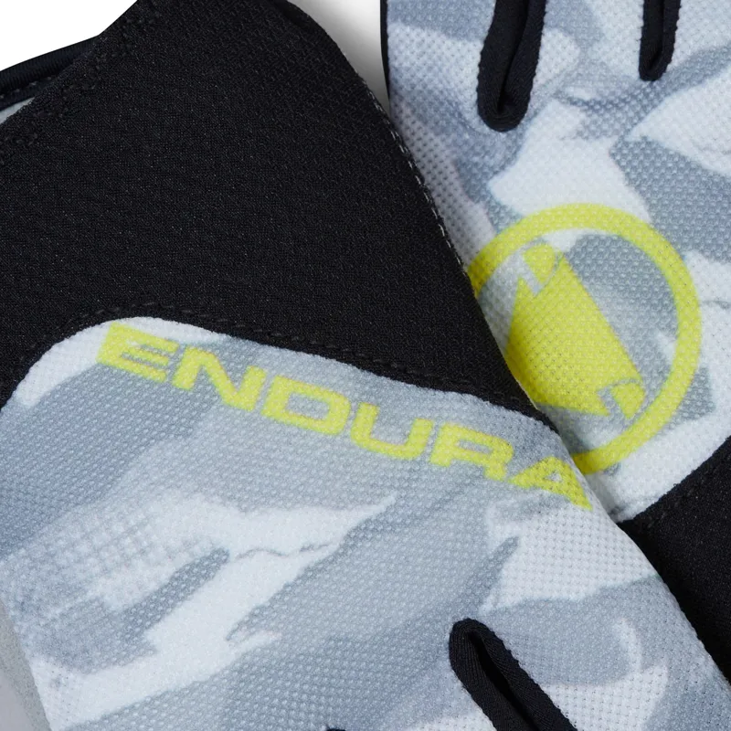 Endura Women's Hummvee Lite Icon Full Finger Glove in Haar Grey-2