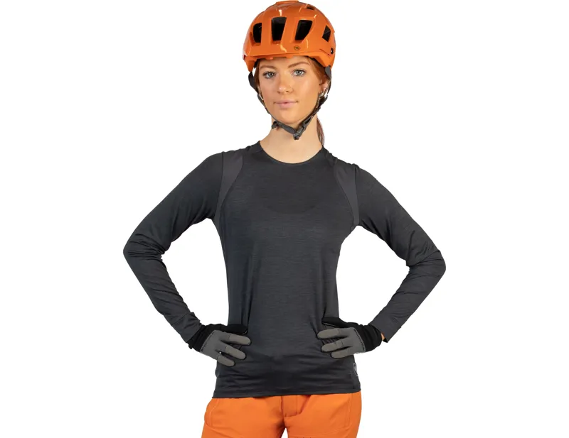 Endura Women's SingleTrack Long Sleeve Jersey in Grey-2