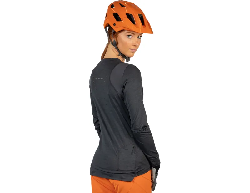 Endura Women's SingleTrack Long Sleeve Jersey in Grey-3