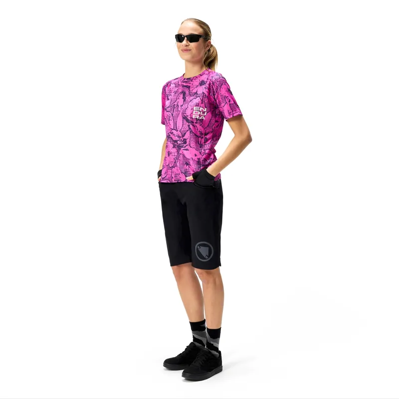 Endura GRID FLORAL Women's LTD Printed Short Sleeve Tee in Pink Pop-4