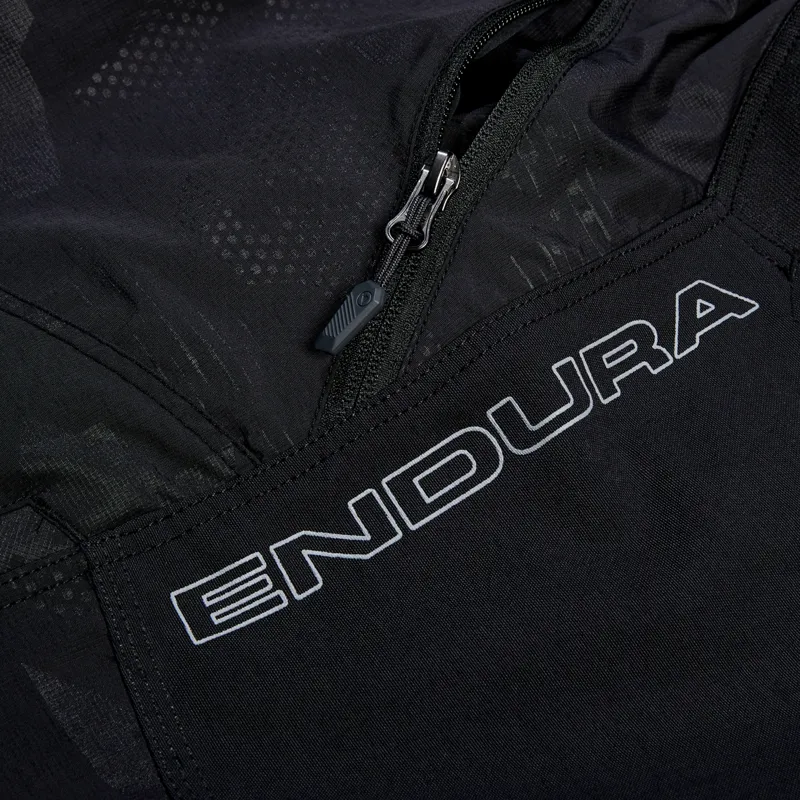 Endura Hummvee Short with Liner in Black Camo-3