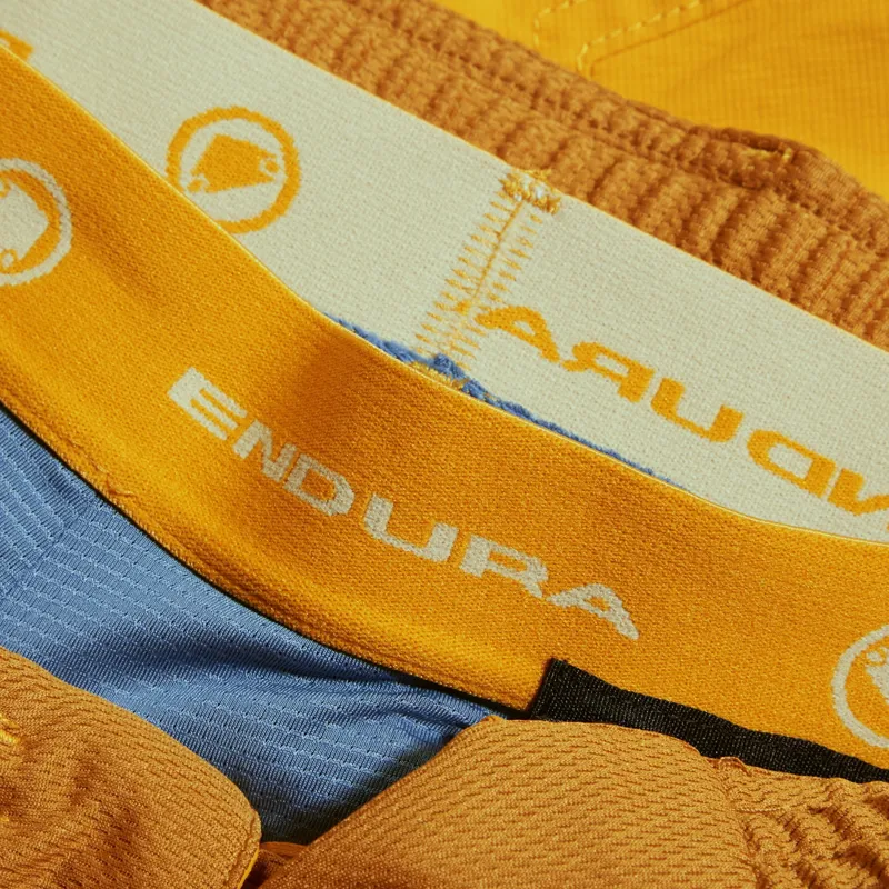 Endura Hummvee Short in Mustard Yellow-3