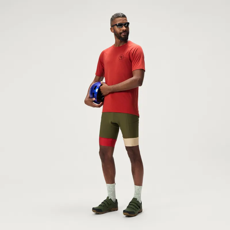 Endura Loop Waist Short in Hunter Green-2