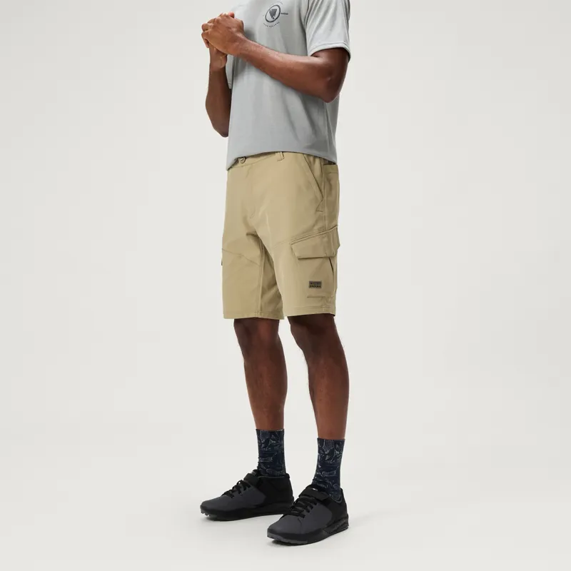 Endura Loop Cargo Short with Liner in Mushroom-1