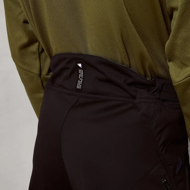 Endura Alltrack Rout Pants in Black-7
