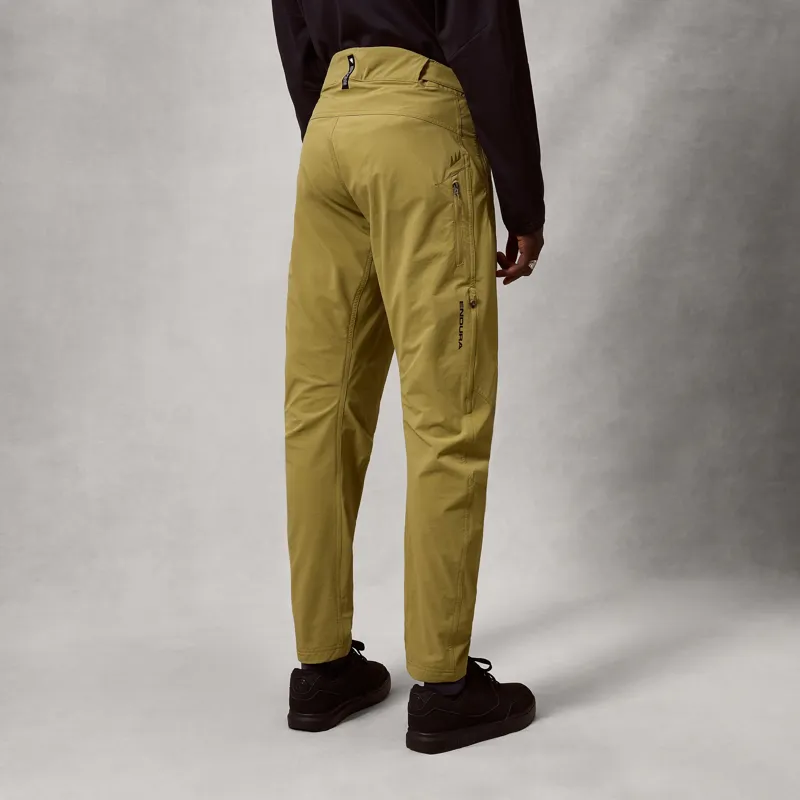 Endura Alltrack Rout Pants in Green-3