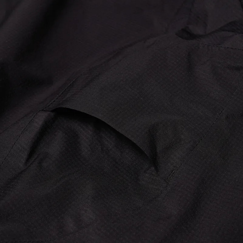 Endura AllTrack Race Cape Waterproof Jacket in Black-4