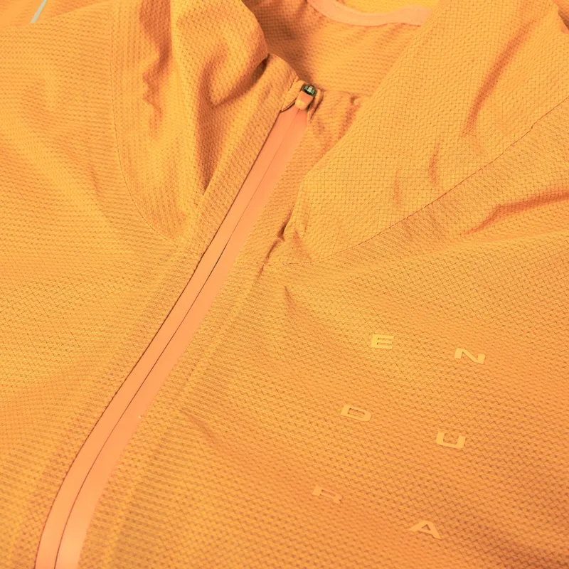 Endura WMS Alltrack Race Cape in Orange-2