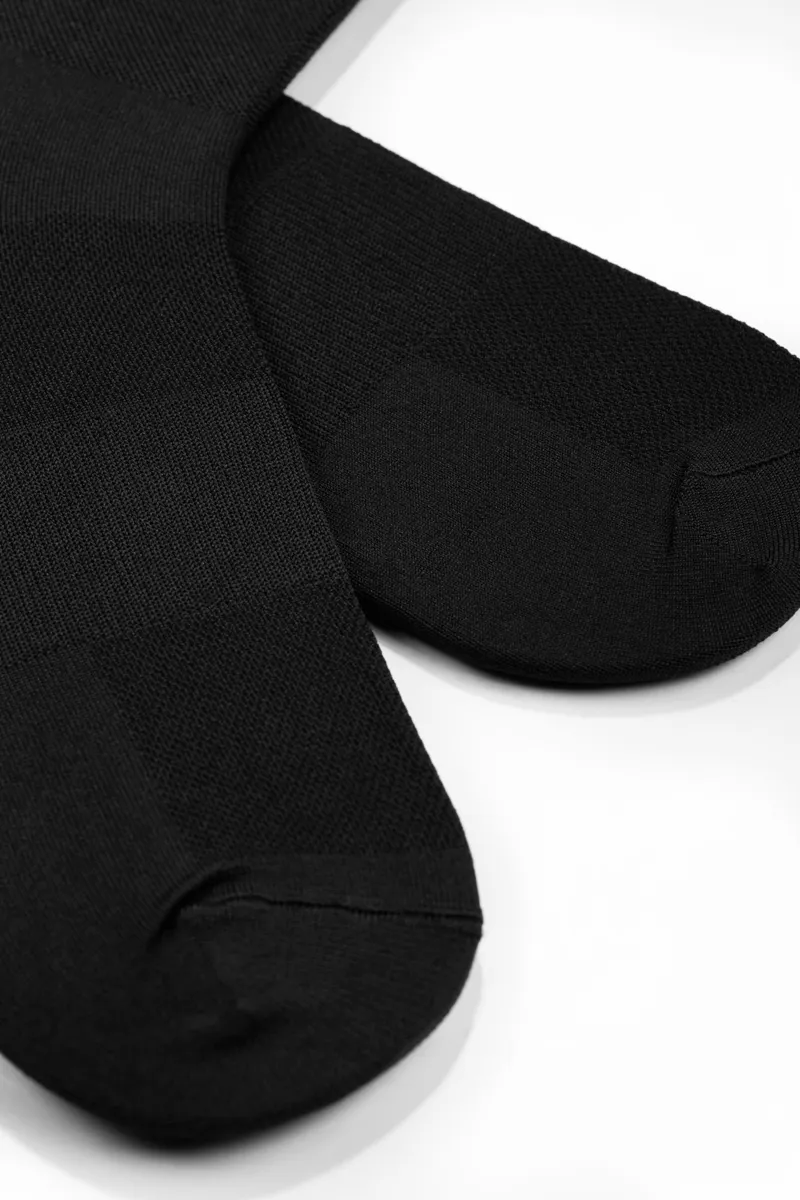 Giant Rival Socks Tall in Black-2