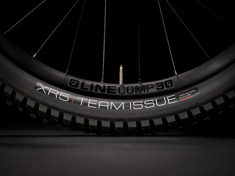 Trek Rail 7 SLX XT 625wh Full Suspension Electric MTB 2023 in Mercury and Black-9