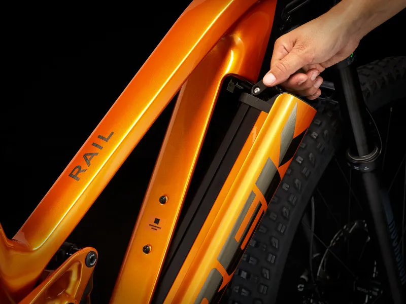 Trek Rail 9.5 Deore 625wh Full Suspension Electric MTB 2023 in Factory Orange/Lithium Grey-3