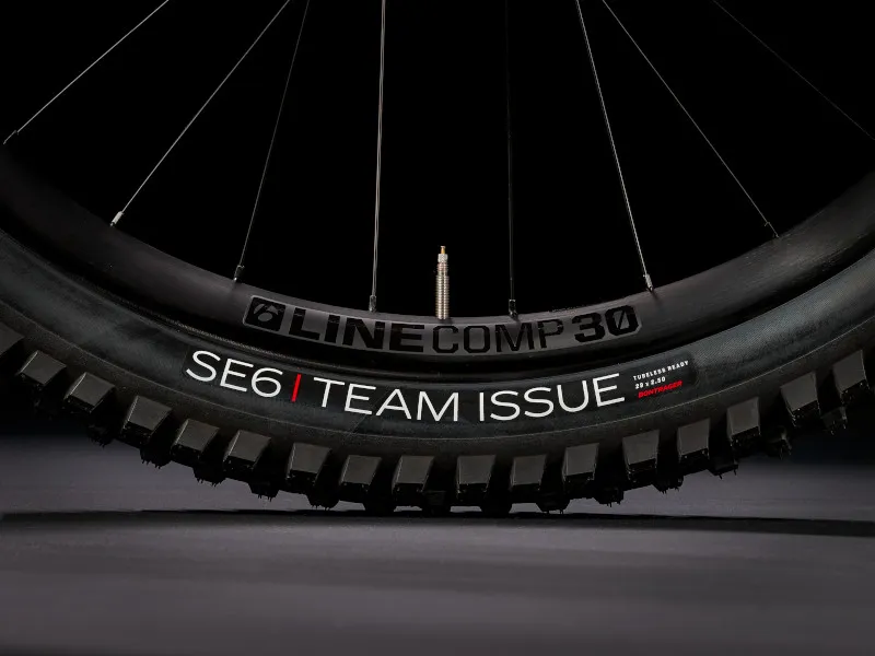 Trek Rail 9.8 XT Gen 3 Electric Full Suspension Mountain Bike 2023 in Red-9