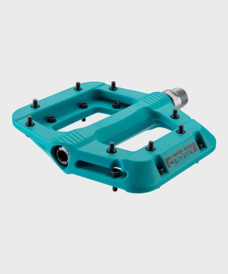 Race Face Chester Pedal in Turquoise-1