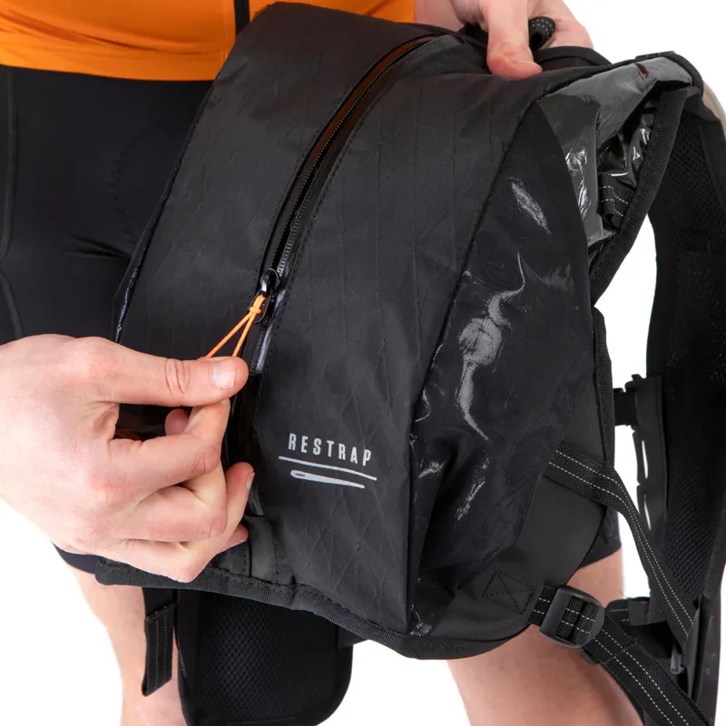 Restrap Race 2L Hydration Vest in Black-9