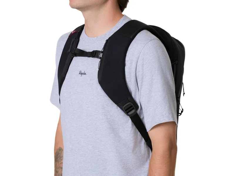 Rapha Domestique Backpack 16L in Black/Carbon Grey-4