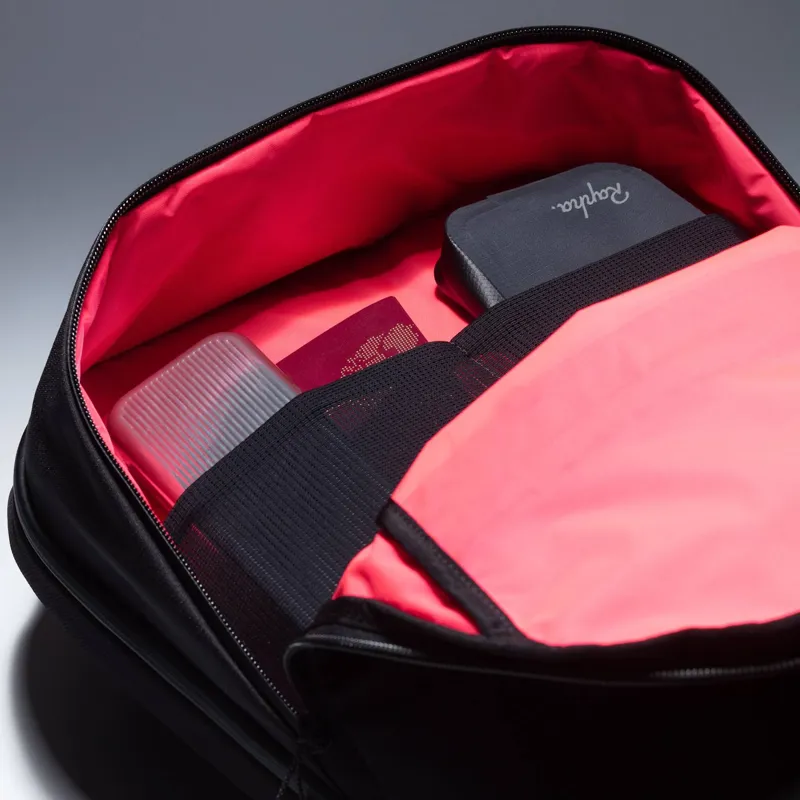 Rapha Domestique Backpack 16L in Black/Carbon Grey-8