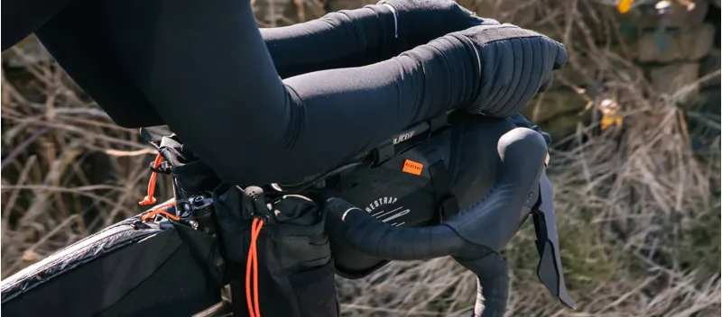 Restrap Race Aero Bar Bag 7L in Black-9