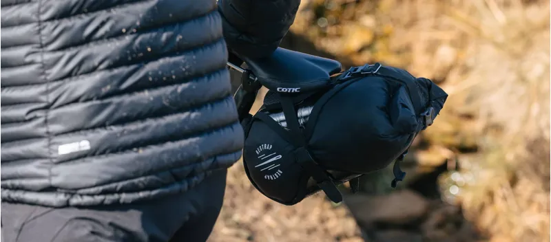 Restrap Race Saddle Bag 7L in Black-9